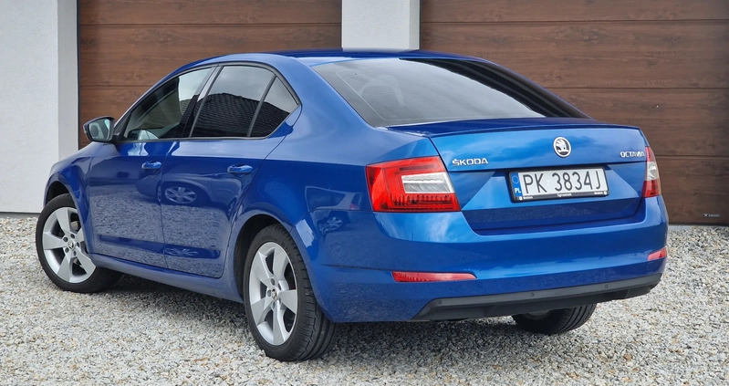 Skoda Octavia cena 36500 przebieg: 199000, rok produkcji 2015 z Moryń małe 667